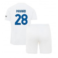 Koszulka piłkarska Inter Milan Benjamin Pavard #28 Strój wyjazdowy dla dzieci 2023-24 tanio Krótki Rękaw (+ Krótkie spodenki)